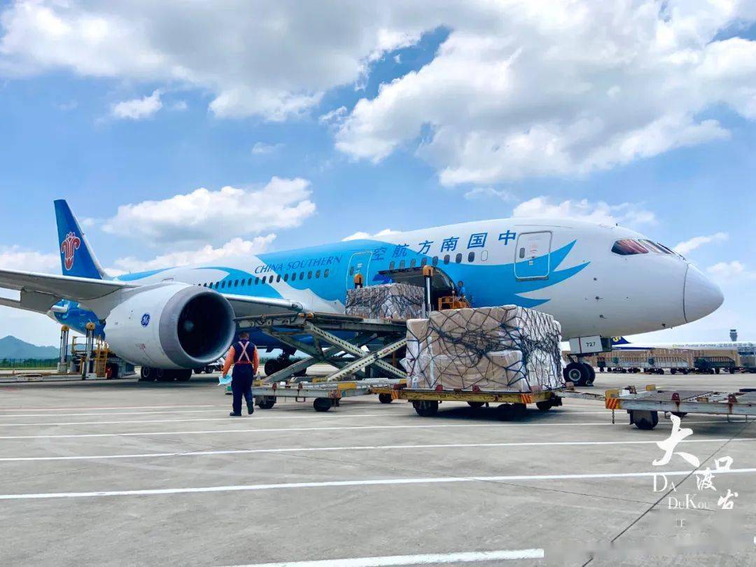 MK体育平台-巴塞罗那内部会议纪要流出：赛前调整名单，欧超杯使命明确，数据趋势出现新变化的简单介绍